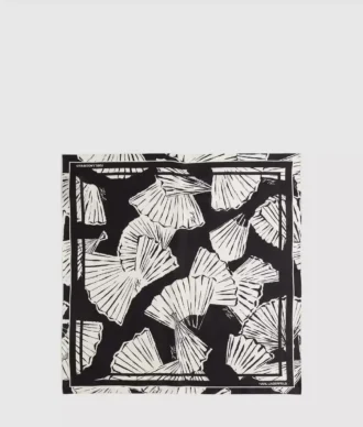 petit foulard ventail k signature 1 330x388 - Petit foulard &eacute;ventail K/Signature