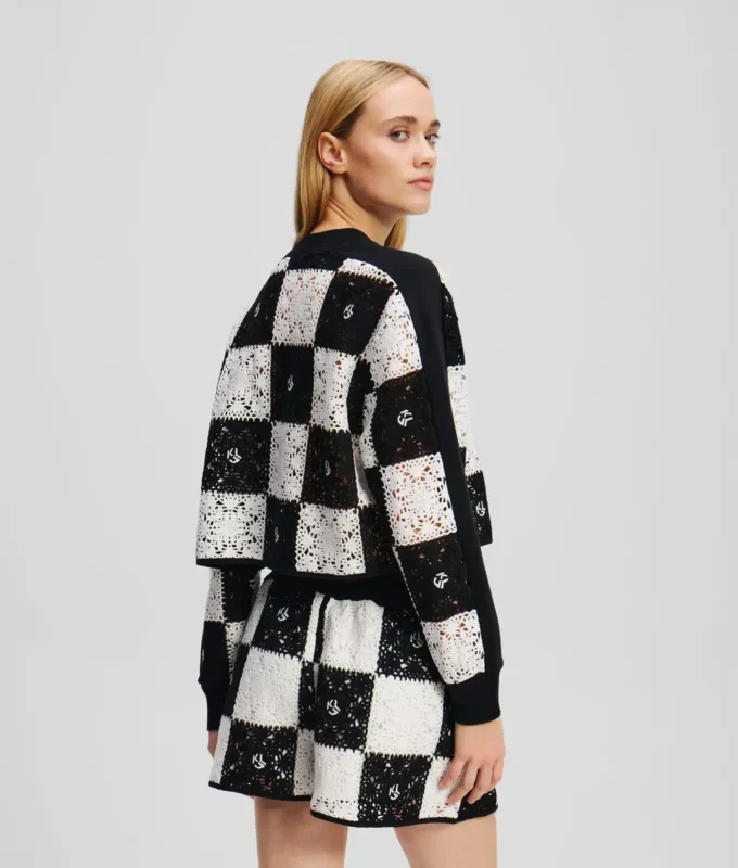PULL COURT AU CROCHET PULL COURT AU CROCHET