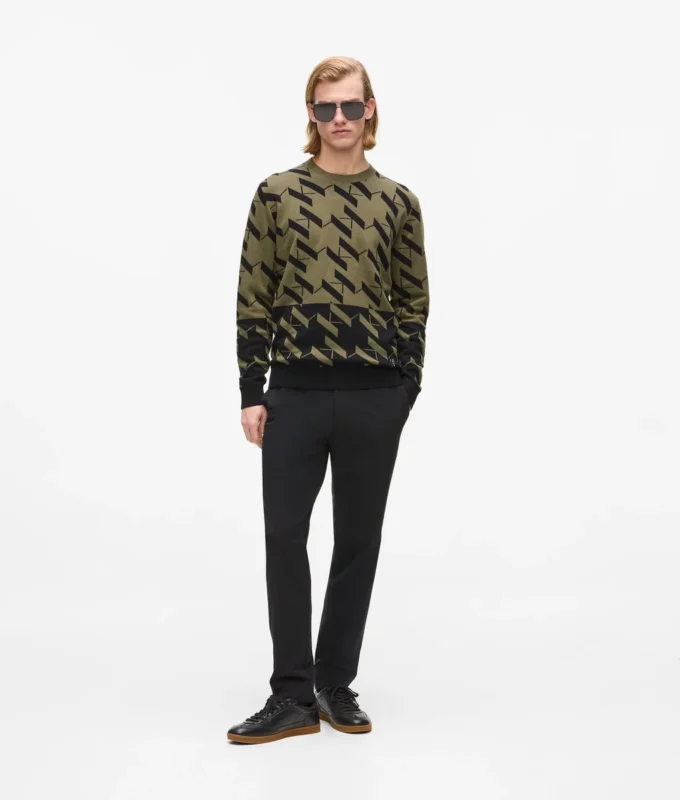 Pull Monogram Pull Monogram