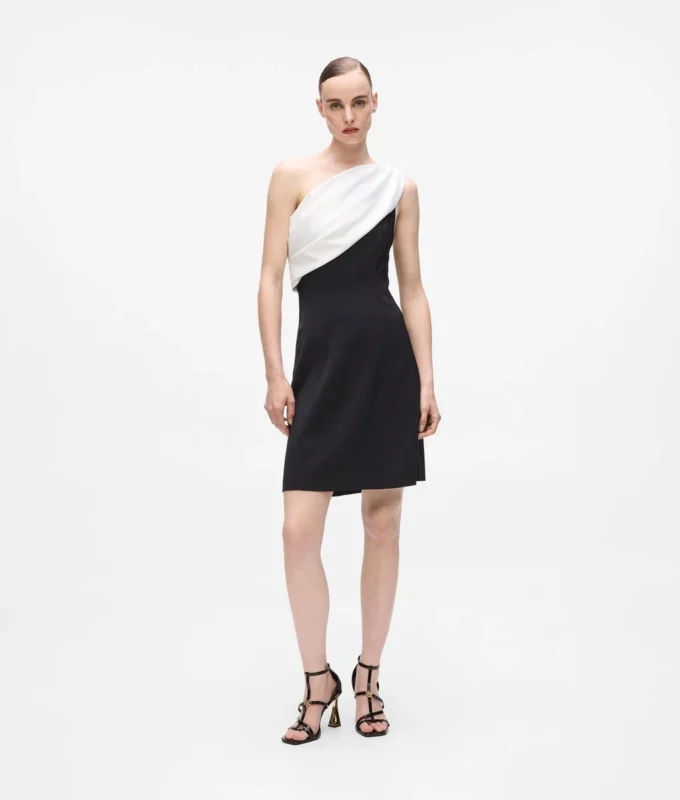 Robe asymétrique drapée Robe asymétrique drapée