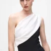 Robe asymétrique drapée Robe asymétrique drapée
