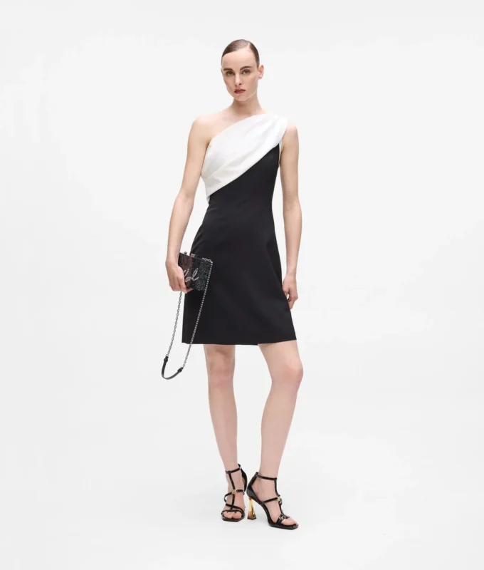 Robe asymétrique drapée Robe asymétrique drapée