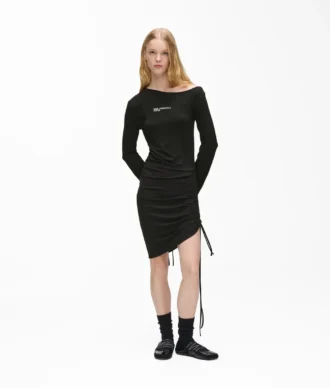 Robe à cordons et épaules dénudées