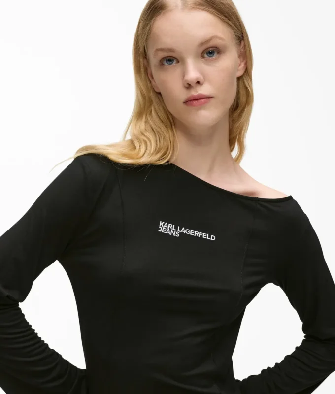 Robe à cordons et épaules dénudées Robe à cordons et épaules dénudées