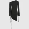 Robe à cordons et épaules dénudées Robe à cordons et épaules dénudées