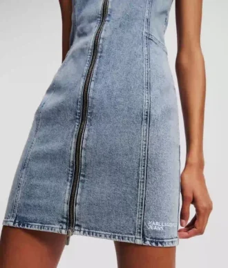 ROBE EN JEAN À COL EN V