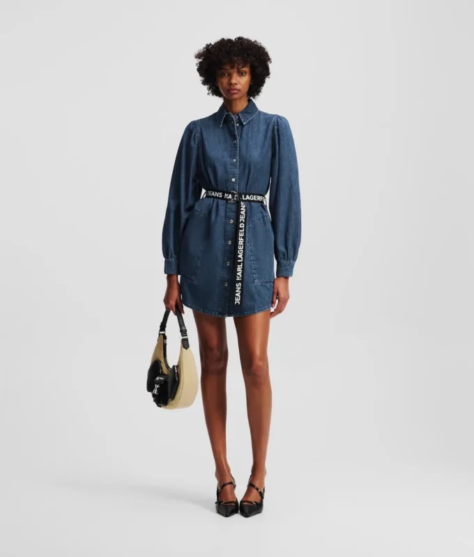 ROBE EN JEAN À MANCHES BOUFFANTES ROBE EN JEAN À MANCHES BOUFFANTES