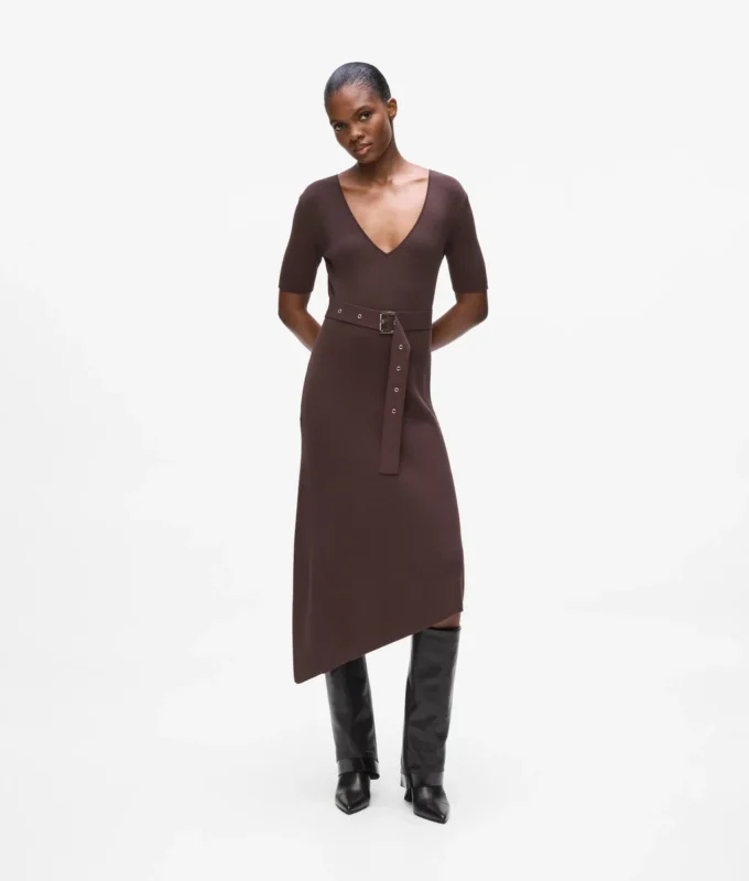 Robe en maille avec ceinture Robe en maille avec ceinture