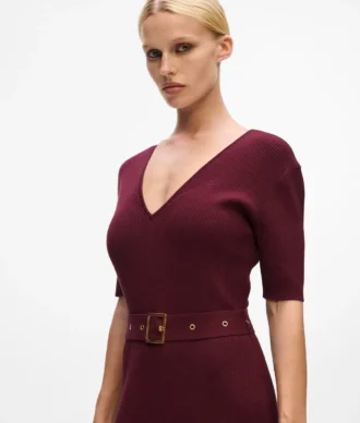 Robe en maille avec ceinture
