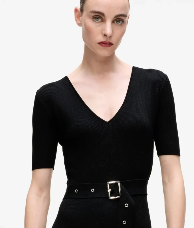 Robe en maille avec ceinture Robe en maille avec ceinture