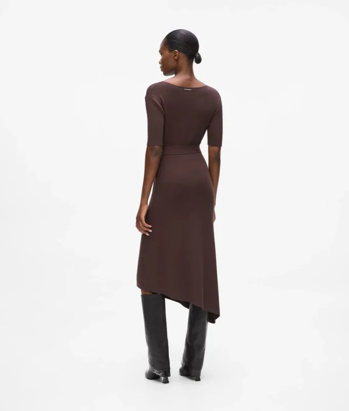 Robe en maille avec ceinture Robe en maille avec ceinture