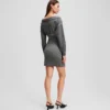ROBE EN MOLLETON À ÉPAULES DÉNUDÉES ROBE EN MOLLETON À ÉPAULES DÉNUDÉES