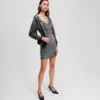 ROBE EN MOLLETON À ÉPAULES DÉNUDÉES ROBE EN MOLLETON À ÉPAULES DÉNUDÉES