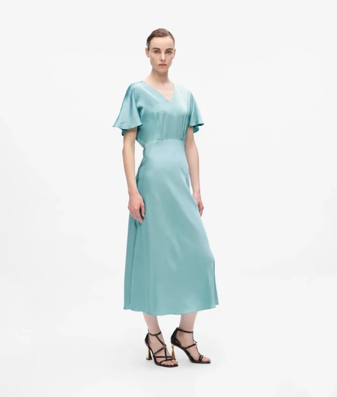 ROBE EN SATIN ROBE EN SATIN