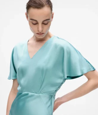 ROBE EN SATIN
