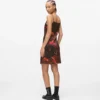 Robe en satin imprimée intégralement Robe en satin imprimée intégralement