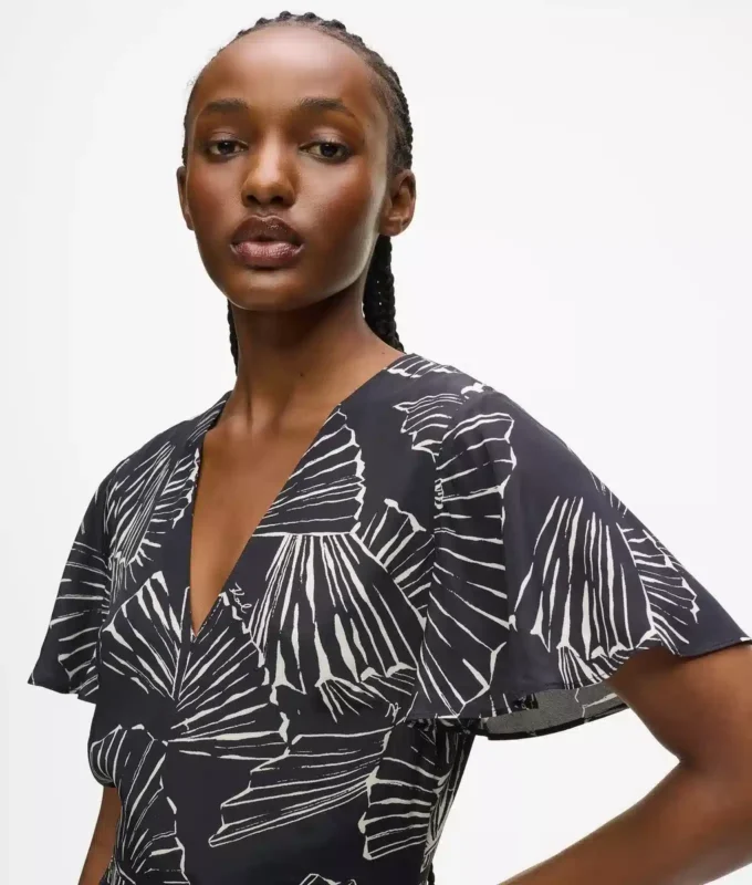 Robe à imprimé éventail et col en V