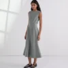 ROBE SUR MESURE EN MÉLANGE DE LAINE ROBE SUR MESURE EN MÉLANGE DE LAINE