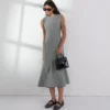 ROBE SUR MESURE EN MÉLANGE DE LAINE ROBE SUR MESURE EN MÉLANGE DE LAINE