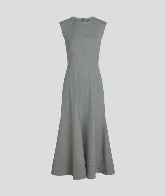 ROBE SUR MESURE EN MÉLANGE DE LAINE ROBE SUR MESURE EN MÉLANGE DE LAINE