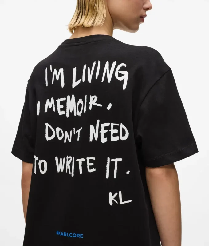 Robe t-shirt avec citation de Karl Robe t-shirt avec citation de Karl