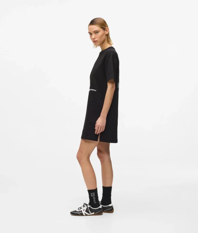 Robe t-shirt avec citation de Karl Robe t-shirt avec citation de Karl