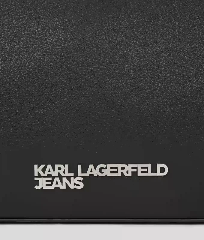 SAC À BANDOULIÈRE AVEC LOGO MÉTALLIQUE SAC À BANDOULIÈRE AVEC LOGO MÉTALLIQUE