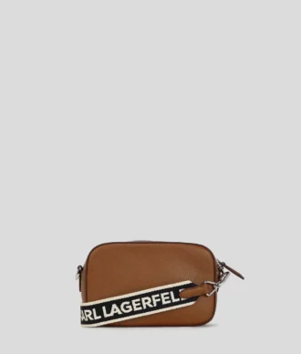 SAC À BANDOULIÈRE EN MÉTAL RUE ST-GUILLAUME