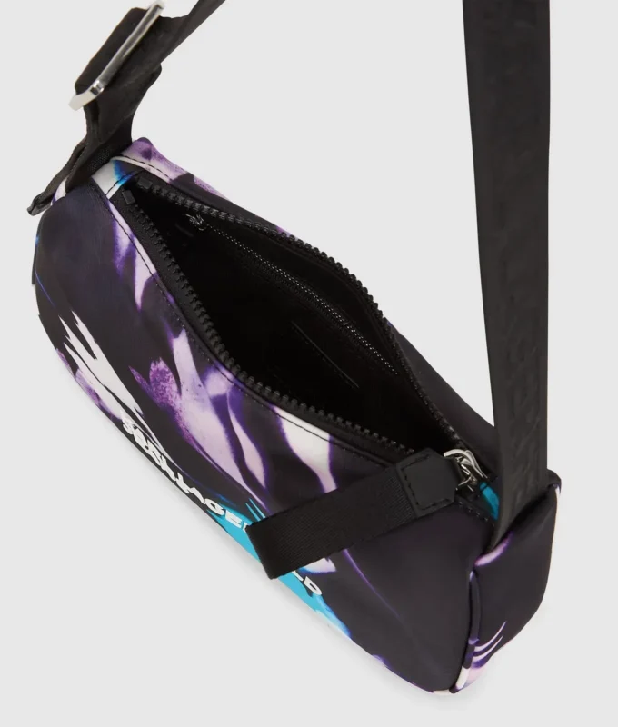 SAC À BANDOULIÈRE EN NYLON À MOTIF FLORAL SAC À BANDOULIÈRE EN NYLON À MOTIF FLORAL