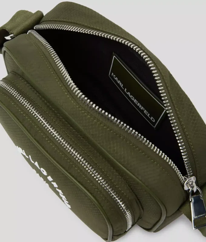 SAC À BANDOULIÈRE EN NYLON RUE ST-GUILLAUME SAC À BANDOULIÈRE EN NYLON RUE ST-GUILLAUME