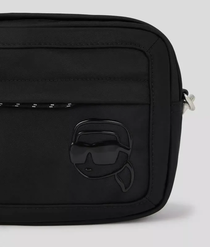SAC À BANDOULIÈRE IKON EN NYLON SAC À BANDOULIÈRE IKON EN NYLON