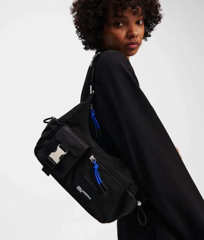 SAC À BANDOULIÈRE UTILITAIRE EN DENIM ENDUIT SAC À BANDOULIÈRE UTILITAIRE EN DENIM ENDUIT