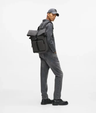 Sac à dos à rabat et sangle