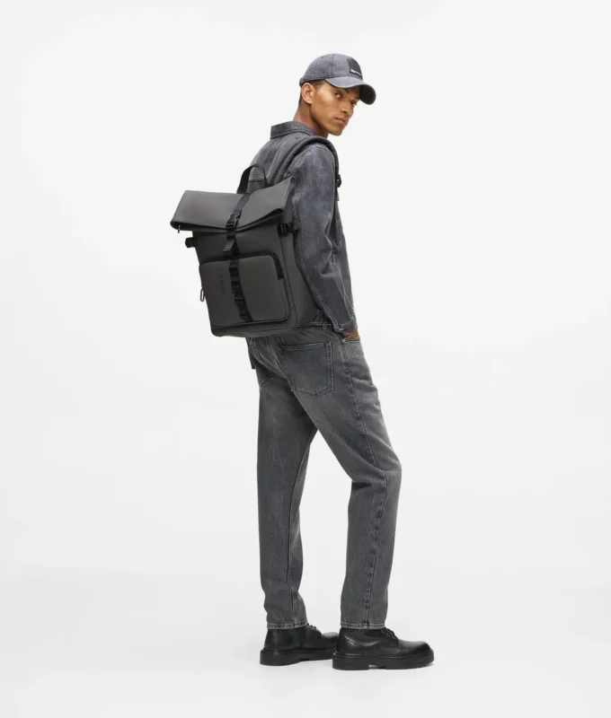 Sac à dos à rabat et sangle