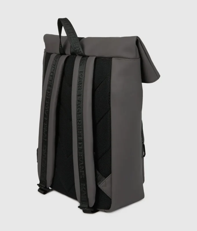 Sac à dos à rabat et sangle