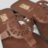 SANDALES AVEC LOGO EN FORME D’ANNEAU SANDALES AVEC LOGO EN FORME D’ANNEAU