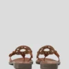 SANDALES AVEC LOGO EN FORME D’ANNEAU SANDALES AVEC LOGO EN FORME D’ANNEAU