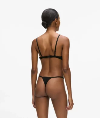 Soutien-gorge triangle signature