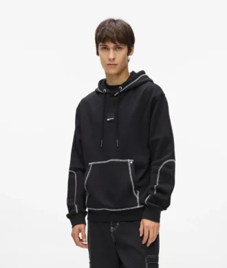 Sweat à capuche avec coutures contrastées