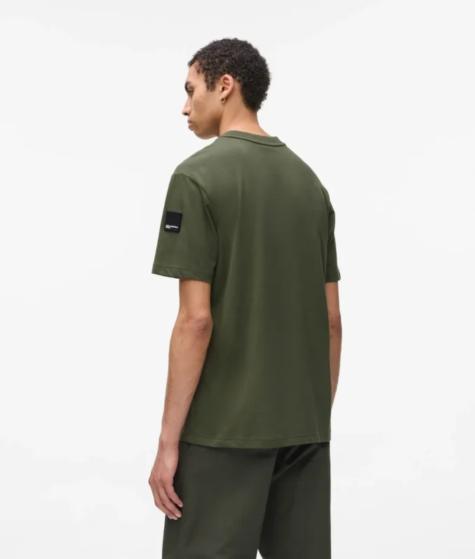 T-SHIRT AVEC LOGO PATCH T-SHIRT AVEC LOGO PATCH