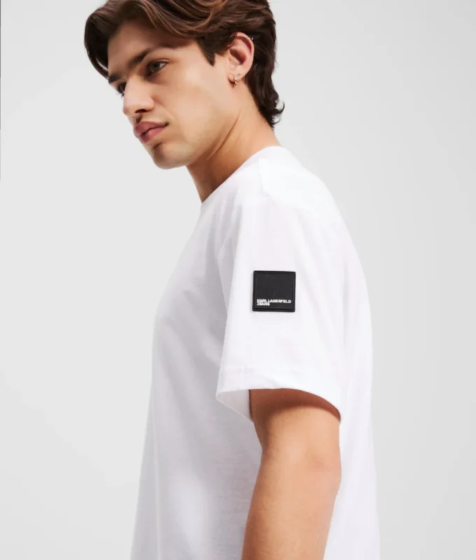 T-SHIRT AVEC LOGO PATCH T-SHIRT AVEC LOGO PATCH