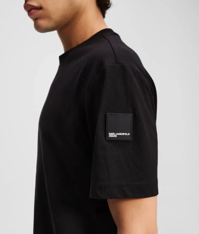 T-SHIRT AVEC LOGO PATCH T-SHIRT AVEC LOGO PATCH