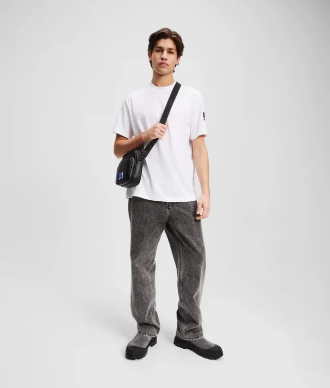 T-SHIRT AVEC LOGO PATCH T-SHIRT AVEC LOGO PATCH