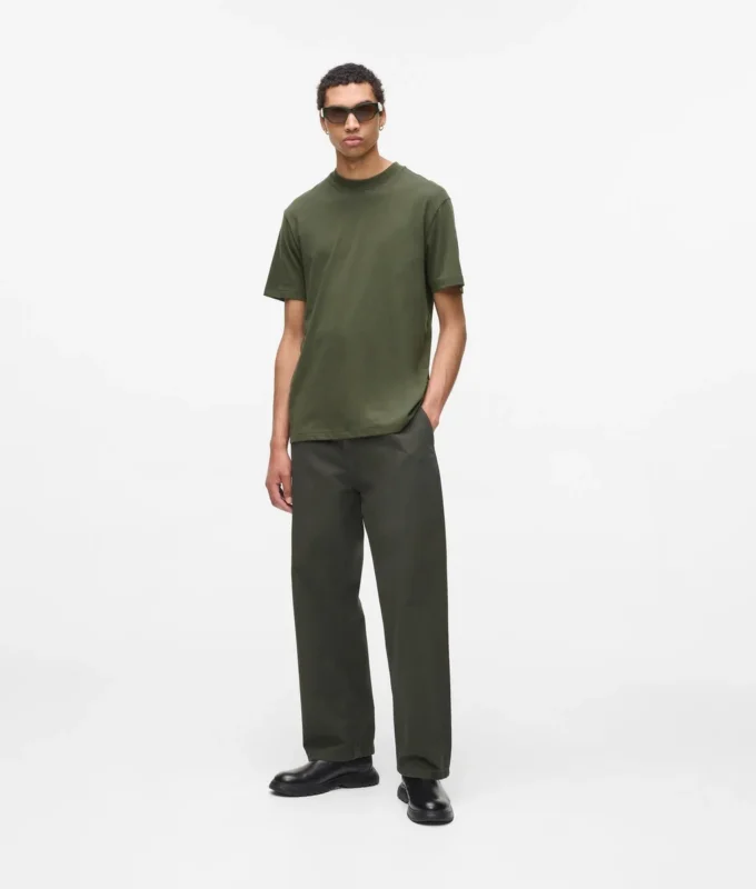T-SHIRT AVEC LOGO PATCH T-SHIRT AVEC LOGO PATCH