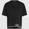 T-shirt à col en V et ourlet signature T-shirt à col en V et ourlet signature