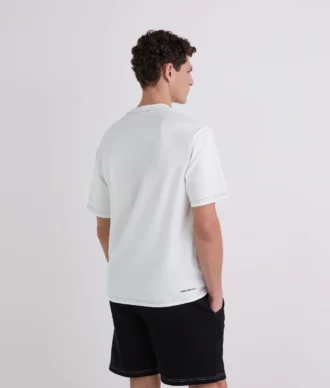 T-SHIRT À COUTURES CONTRASTÉES