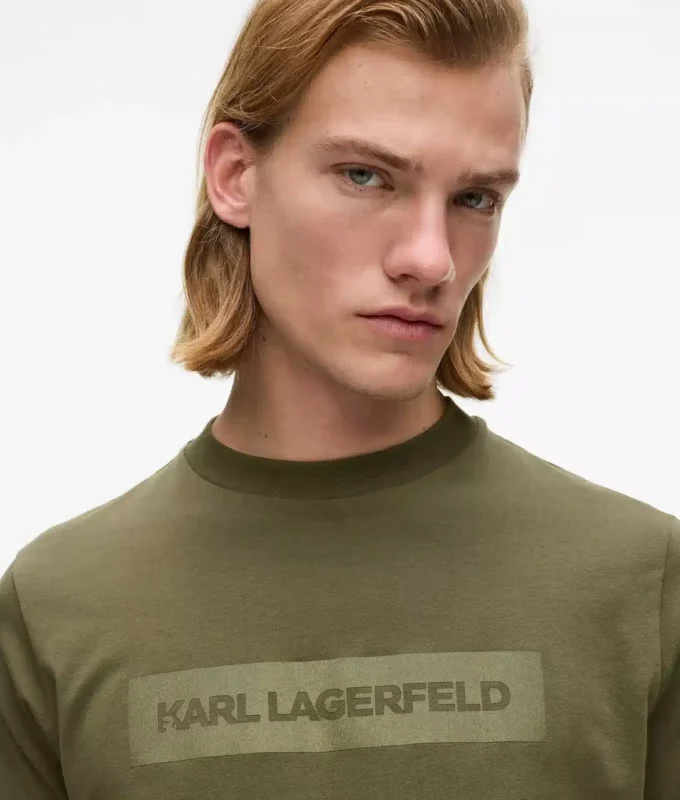 T-shirt en satin avec logo T-shirt en satin avec logo