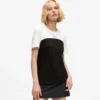 T-shirt monochrome emblématique T-shirt monochrome emblématique