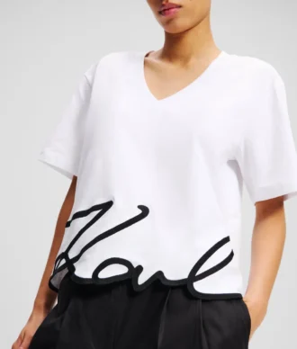 T-SHIRT SIGNATURE À COL EN V
