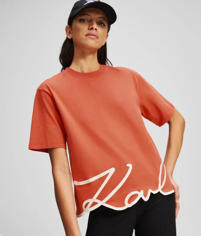 T-SHIRT SIGNATURE HEM T-SHIRT SIGNATURE HEM